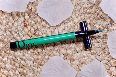 dior matte green eyeliner|Dior on stage eyeliner.